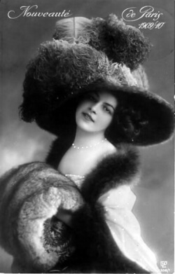 chapeau_plumes